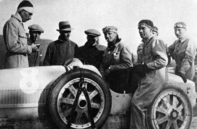 8 Bugatti 35 2.0 - M.Costantini (1).jpg
